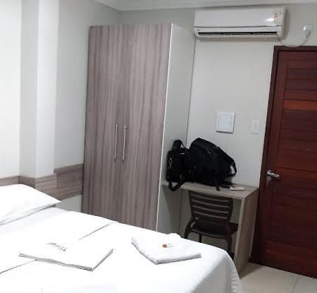 Mustang Hotel Салгуейро Екстериор снимка