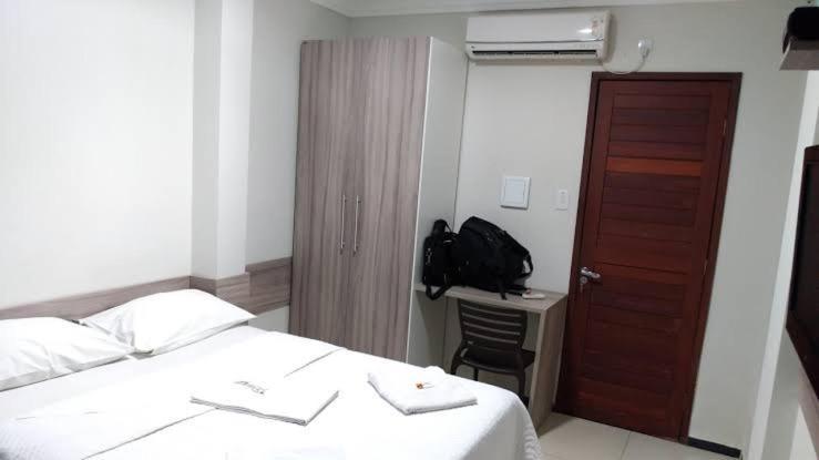 Mustang Hotel Салгуейро Екстериор снимка