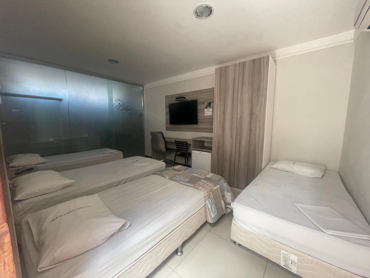 Mustang Hotel Салгуейро Екстериор снимка